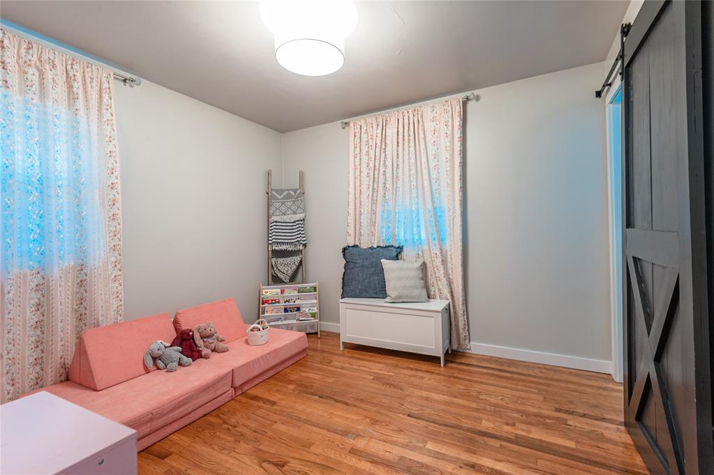 109 E 21st Street