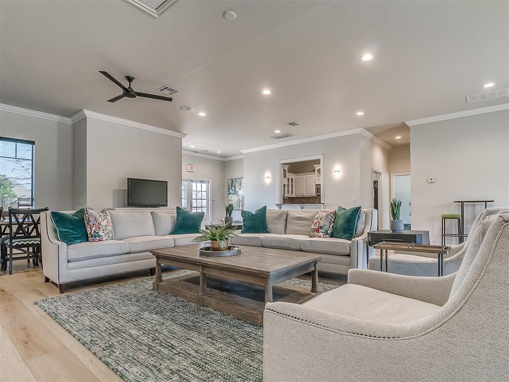 3233 Silvercliffe Court