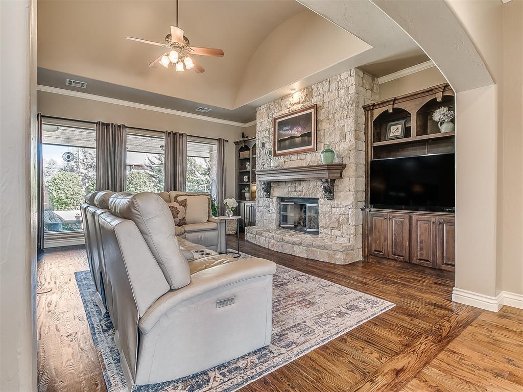 3233 Silvercliffe Court