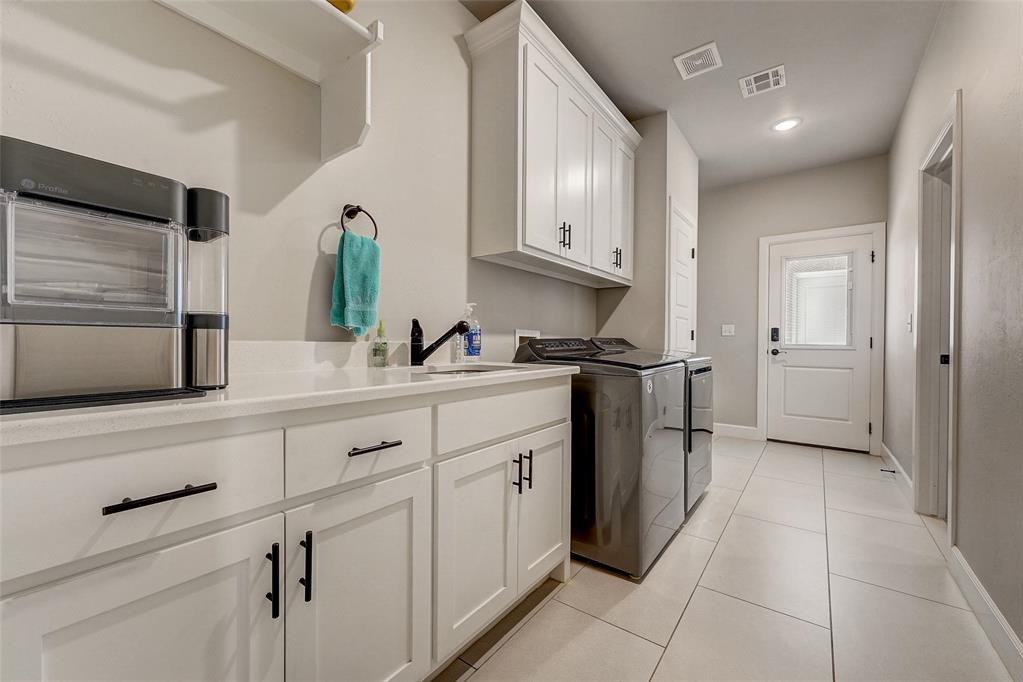 10220 Oakwood Drive