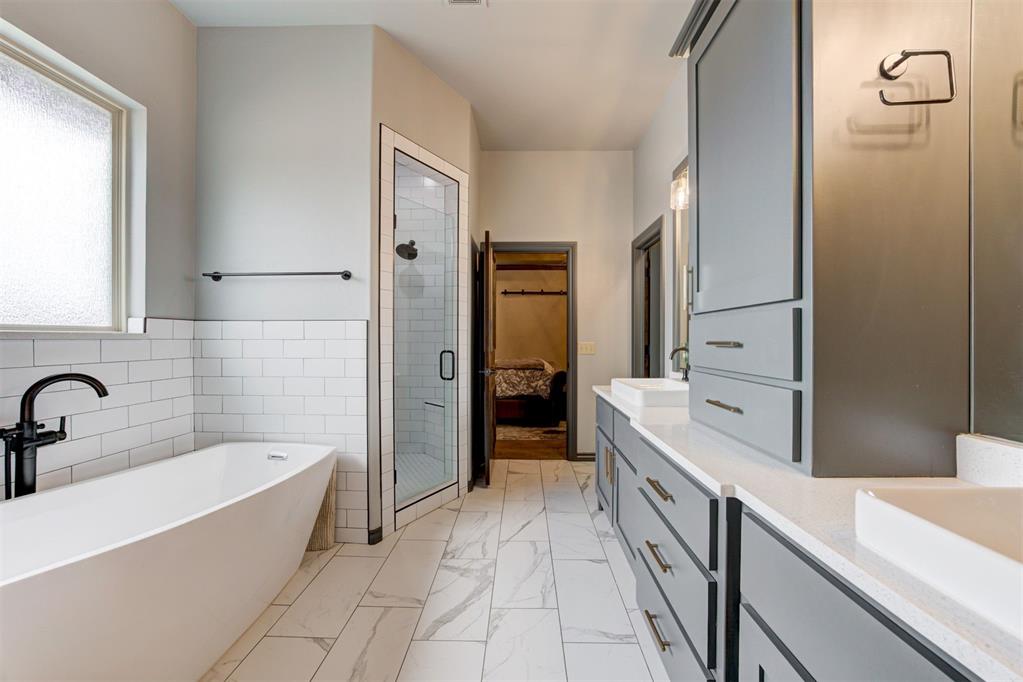 10201 Ashewood Drive