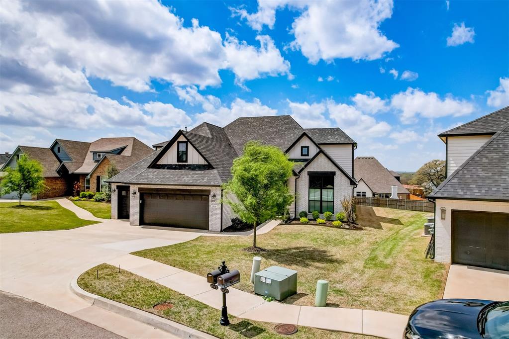 3025 Birchwood Circle