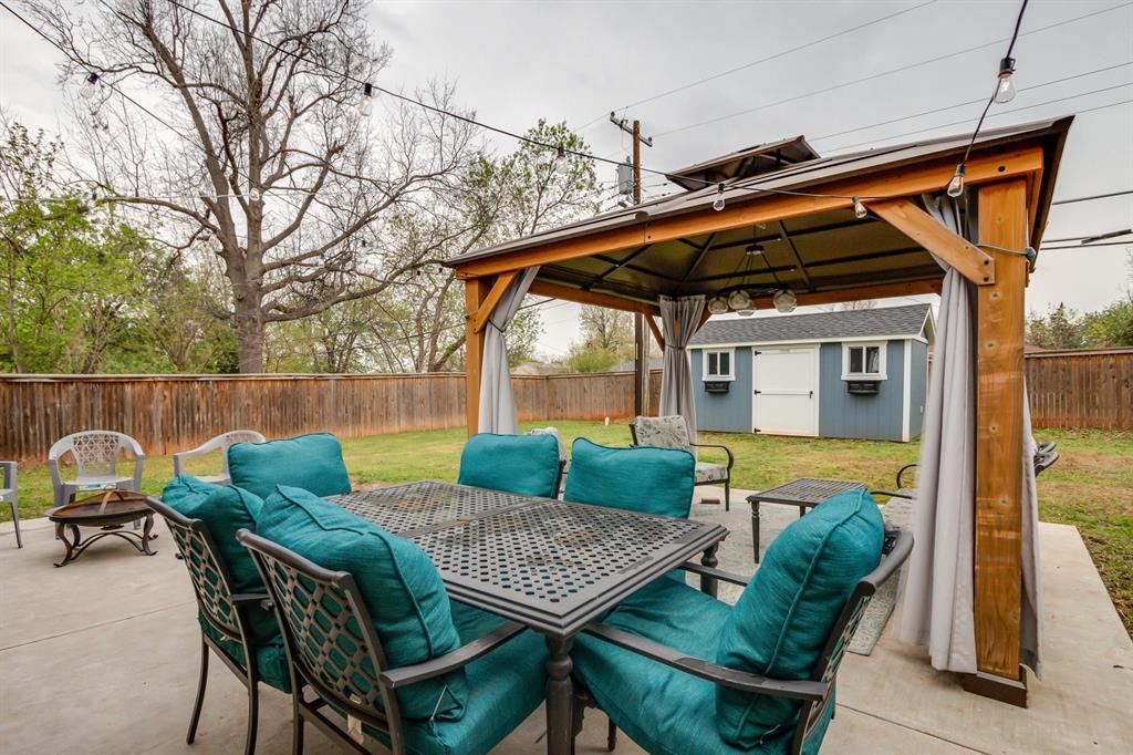 2736 Pembroke Terrace