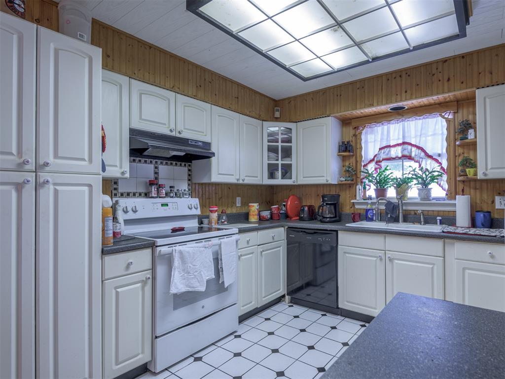 928 Westchester Drive