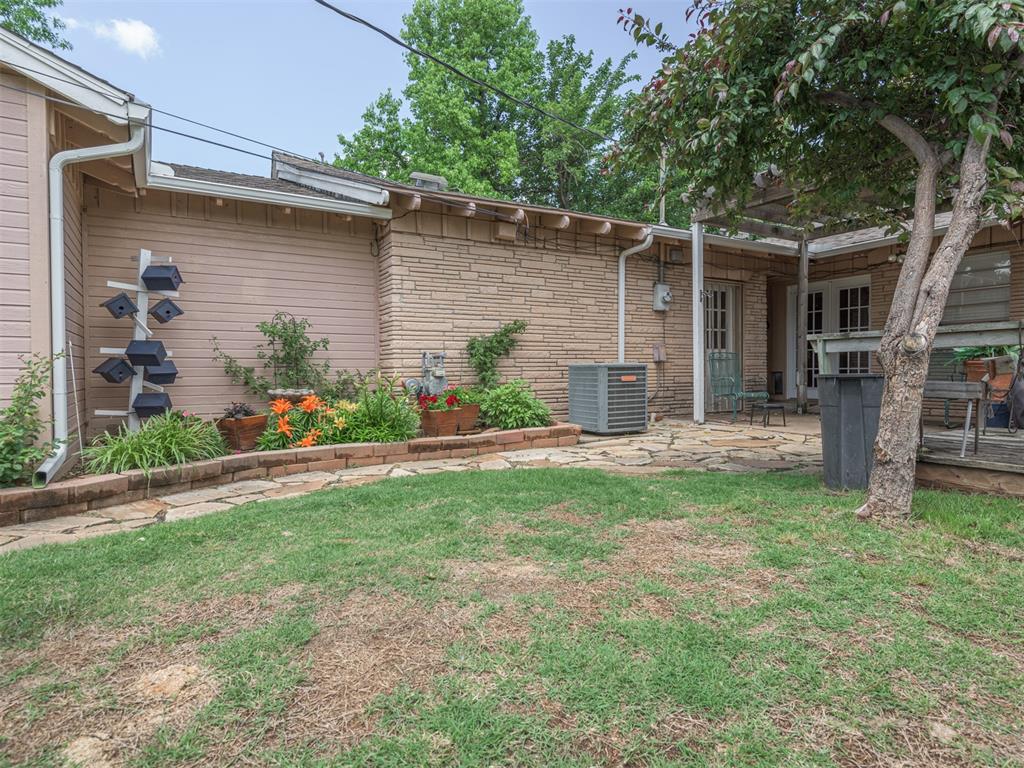 928 Westchester Drive