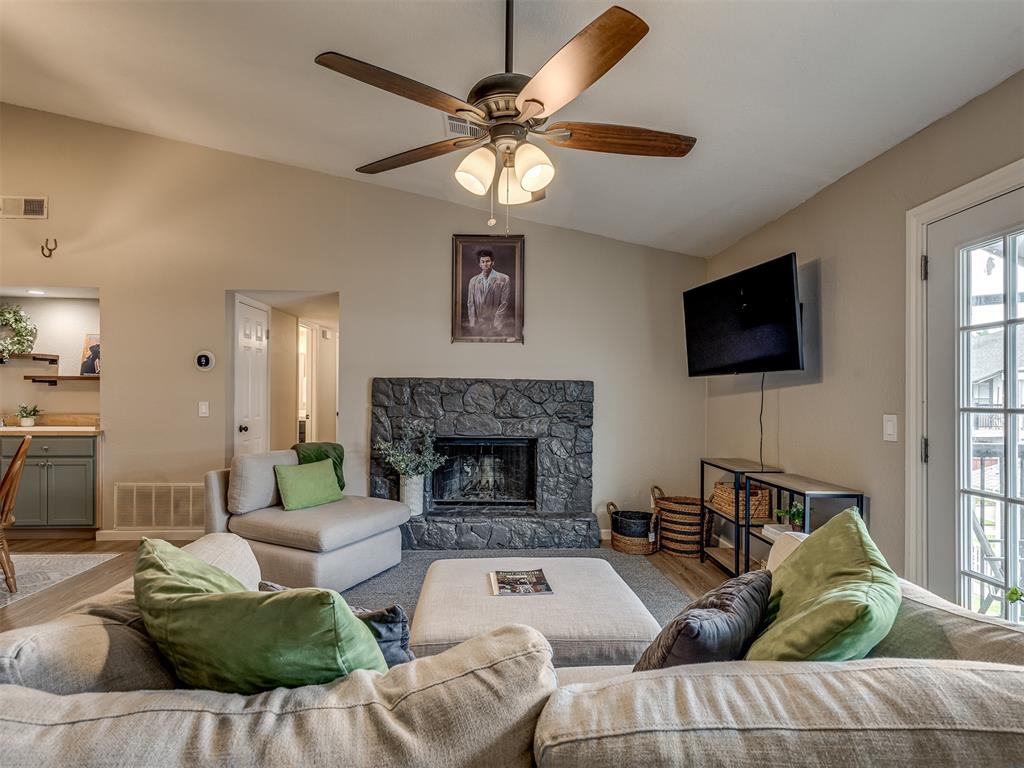 3003 River Oaks Drive Unit: 252