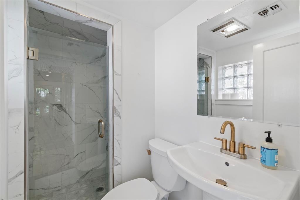 2520 W Wilshire Boulevard