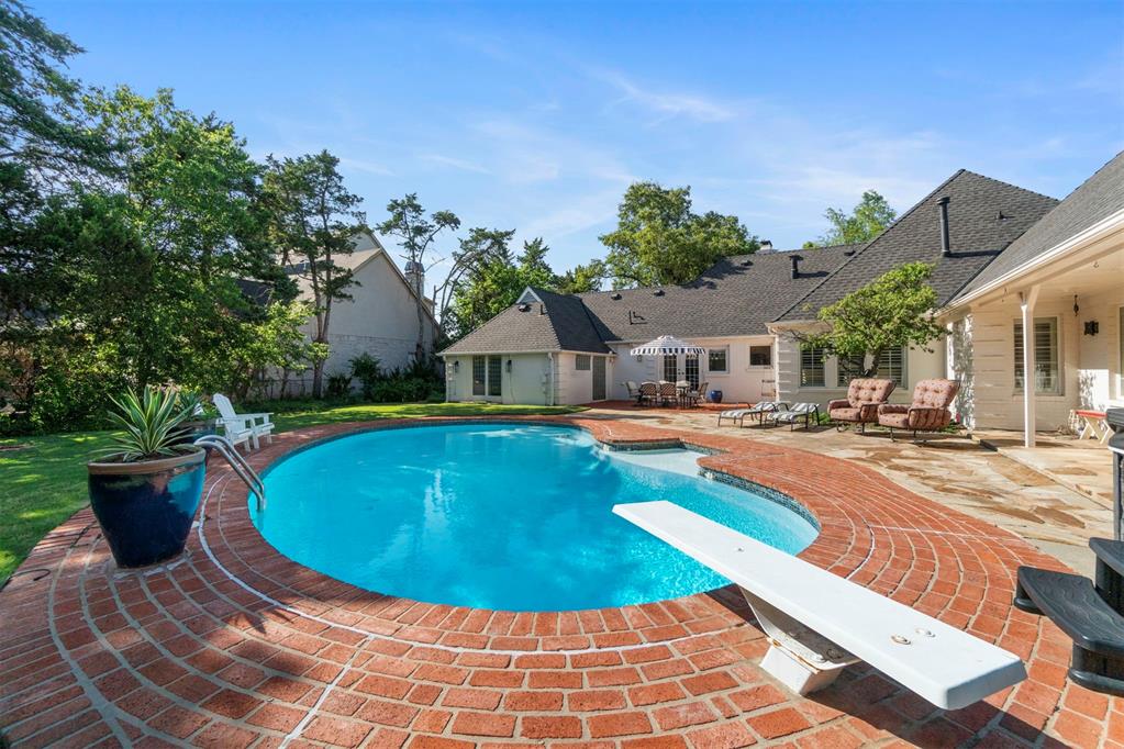 2520 W Wilshire Boulevard