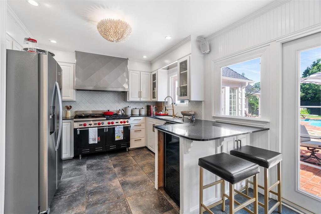 2520 W Wilshire Boulevard