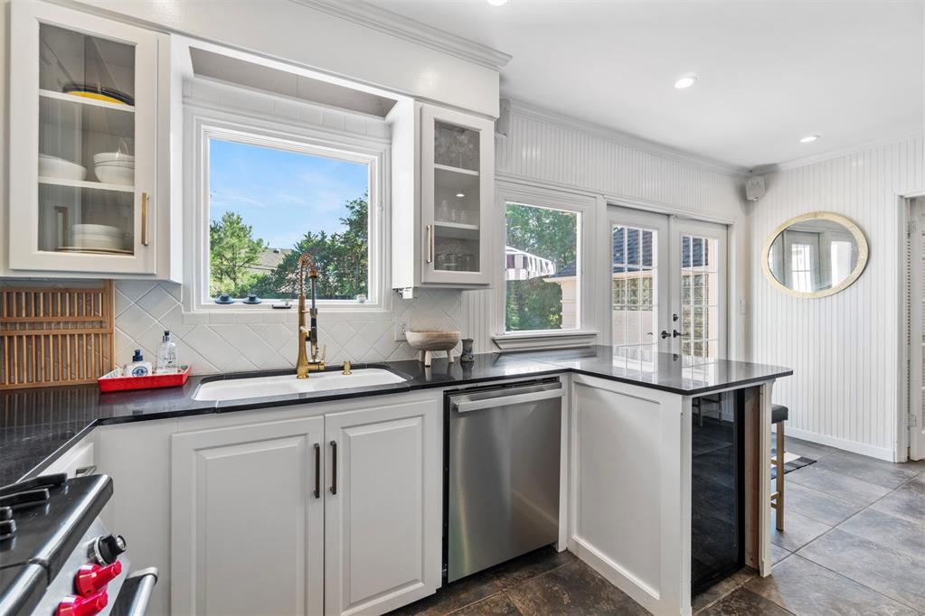 2520 W Wilshire Boulevard