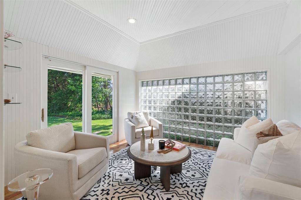 2520 W Wilshire Boulevard