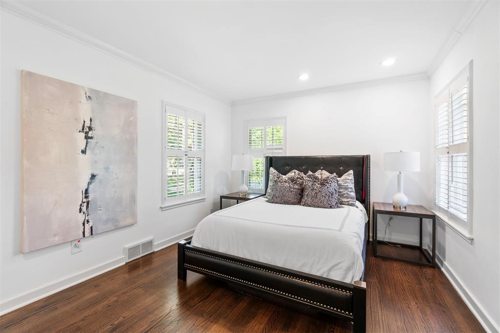 2520 W Wilshire Boulevard