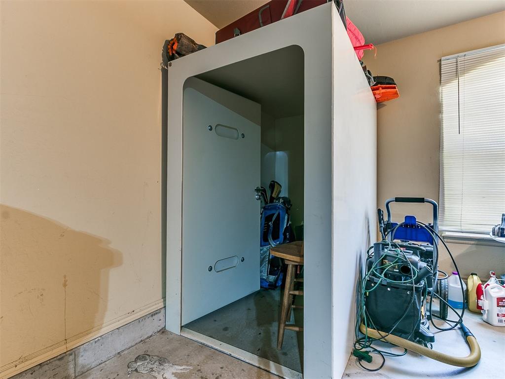 10028 Velletri Avenue