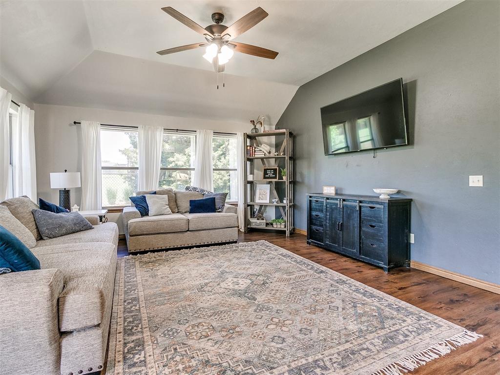 918 County Street 2932