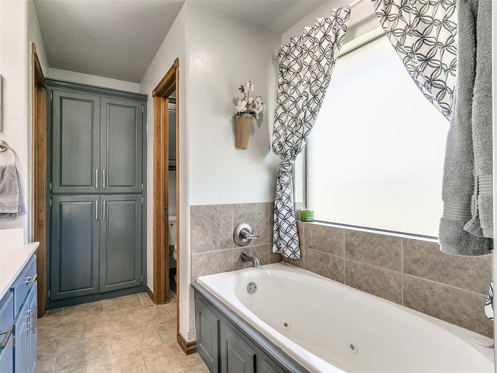 918 County Street 2932