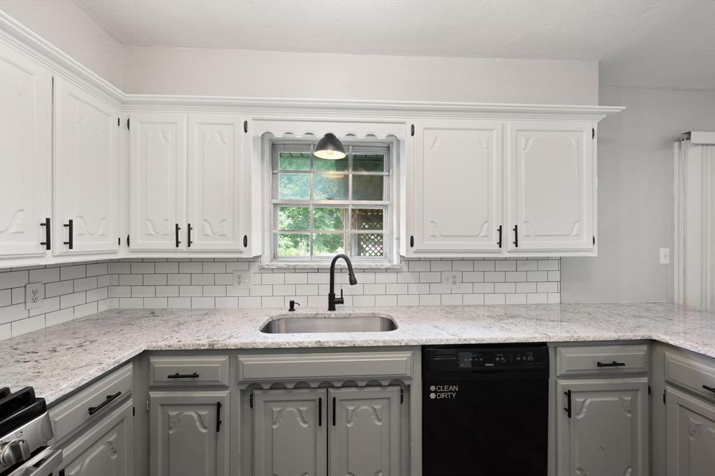 1109 N Rosebrier Drive