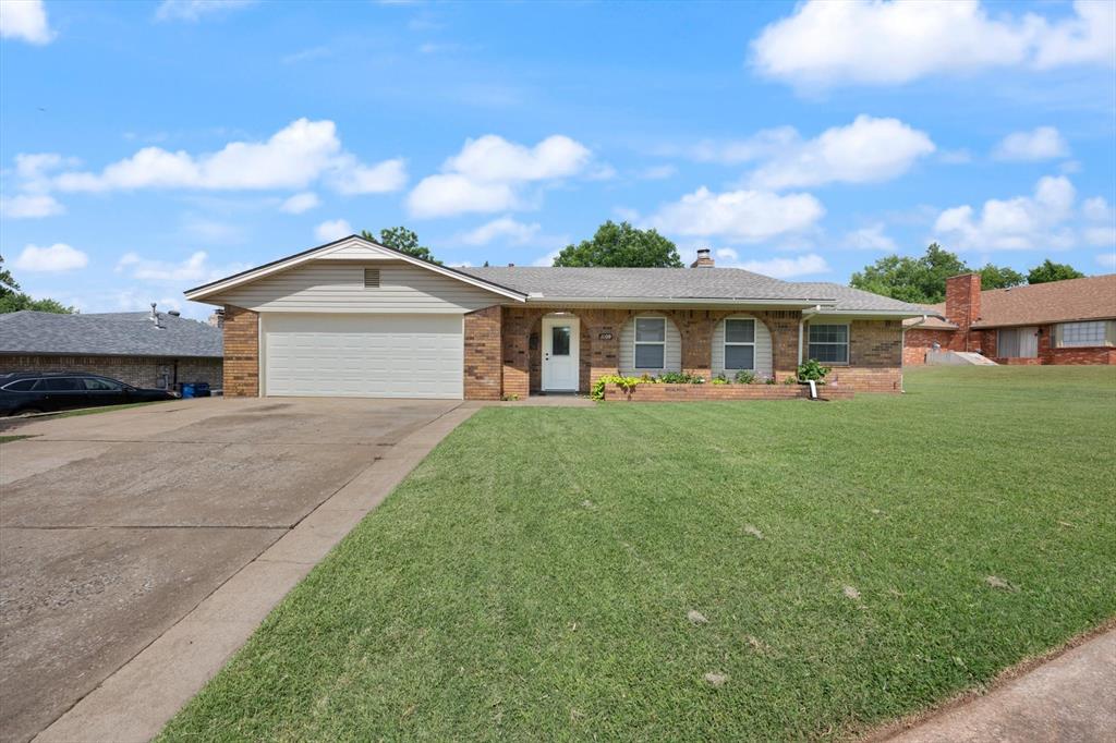 1109 N Rosebrier Drive