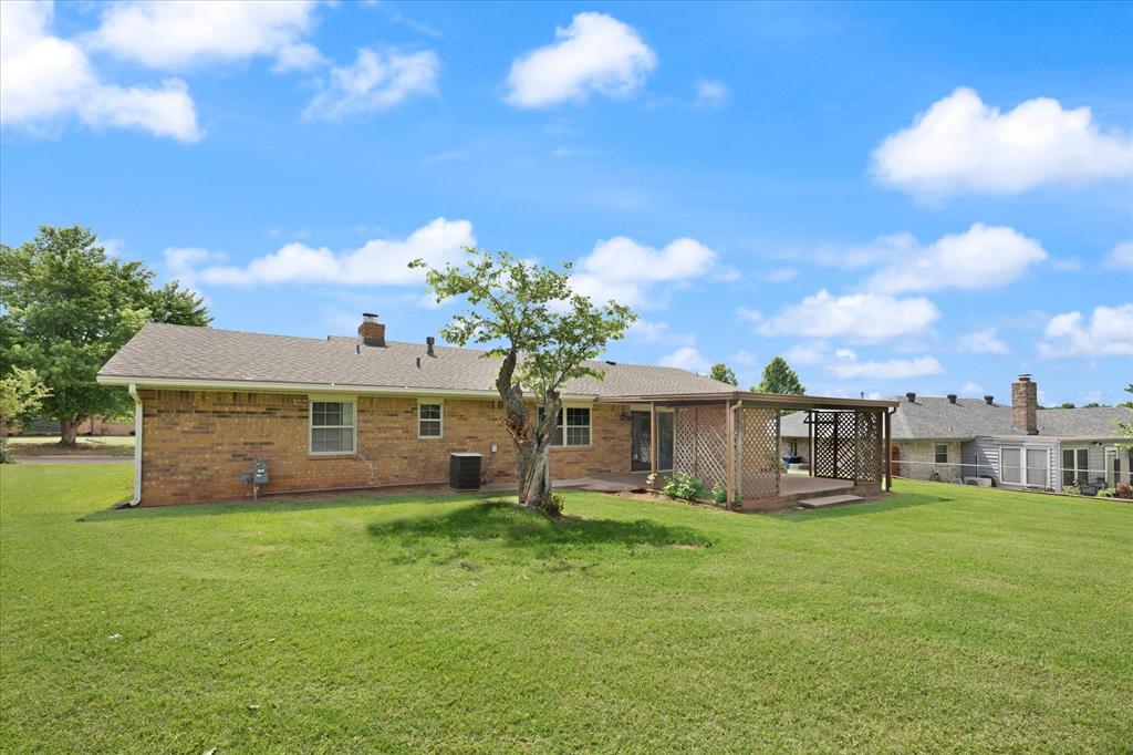 1109 N Rosebrier Drive