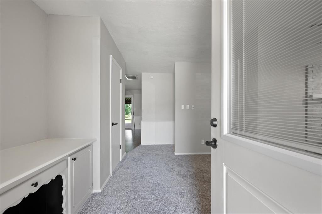 1109 N Rosebrier Drive