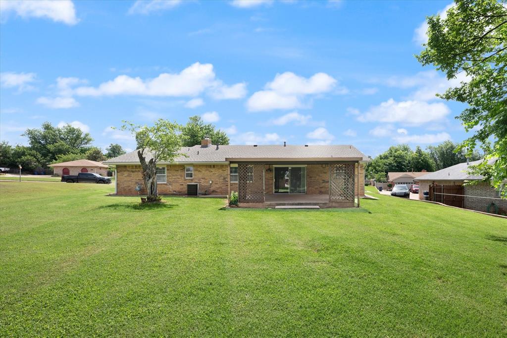 1109 N Rosebrier Drive