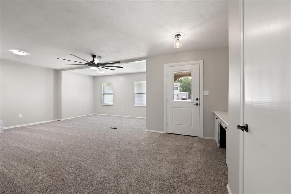 1109 N Rosebrier Drive