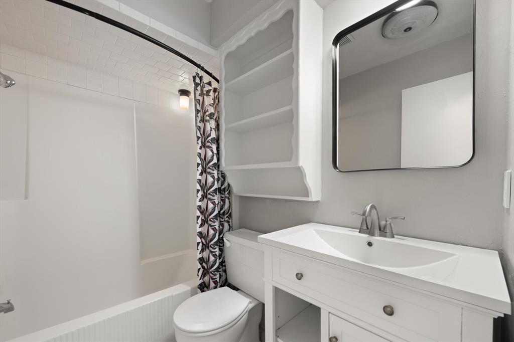 1109 N Rosebrier Drive