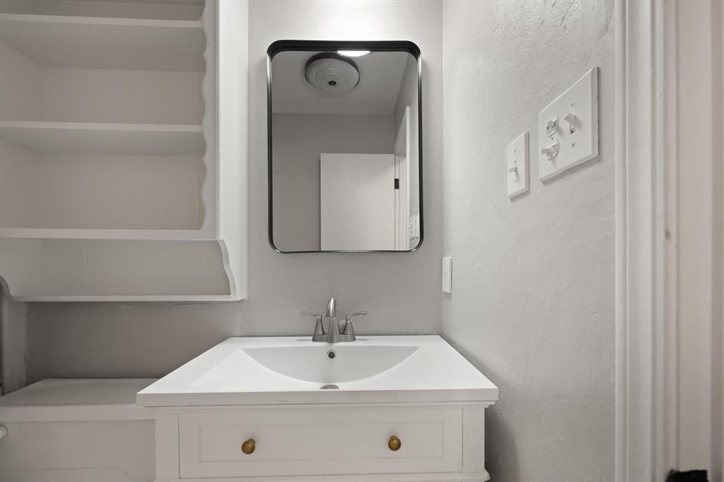 1109 N Rosebrier Drive