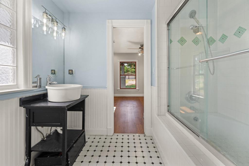 1712 W Mansur Avenue