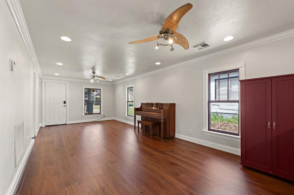 1712 W Mansur Avenue