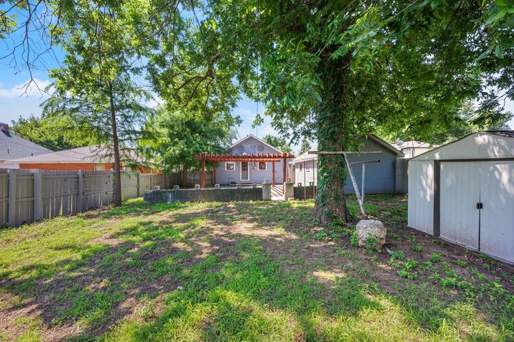 1712 W Mansur Avenue