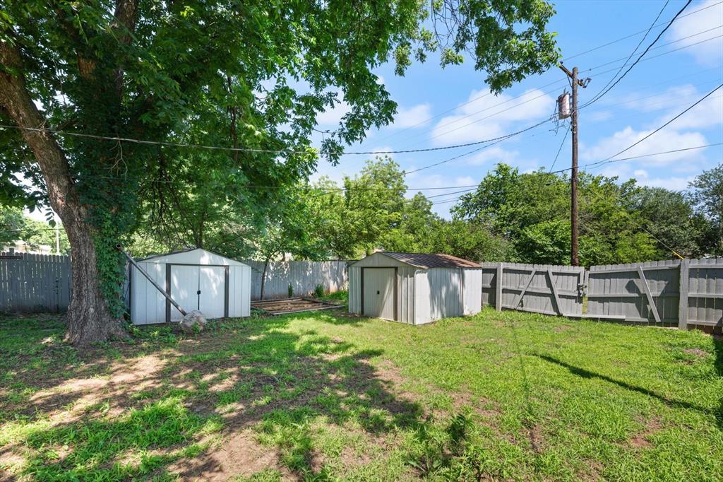 1712 W Mansur Avenue