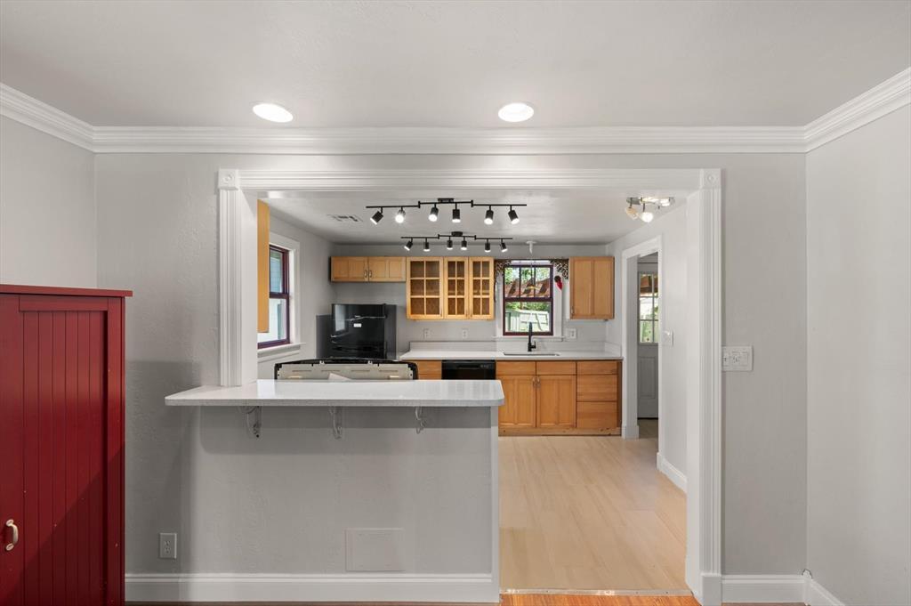 1712 W Mansur Avenue