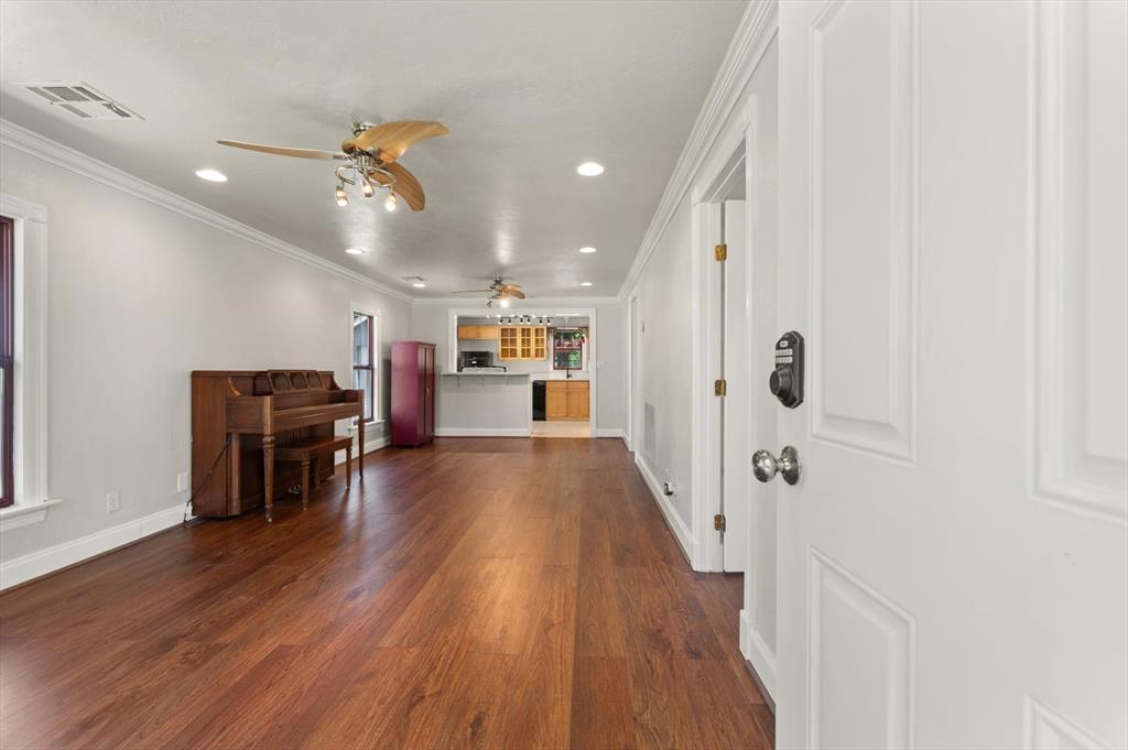 1712 W Mansur Avenue