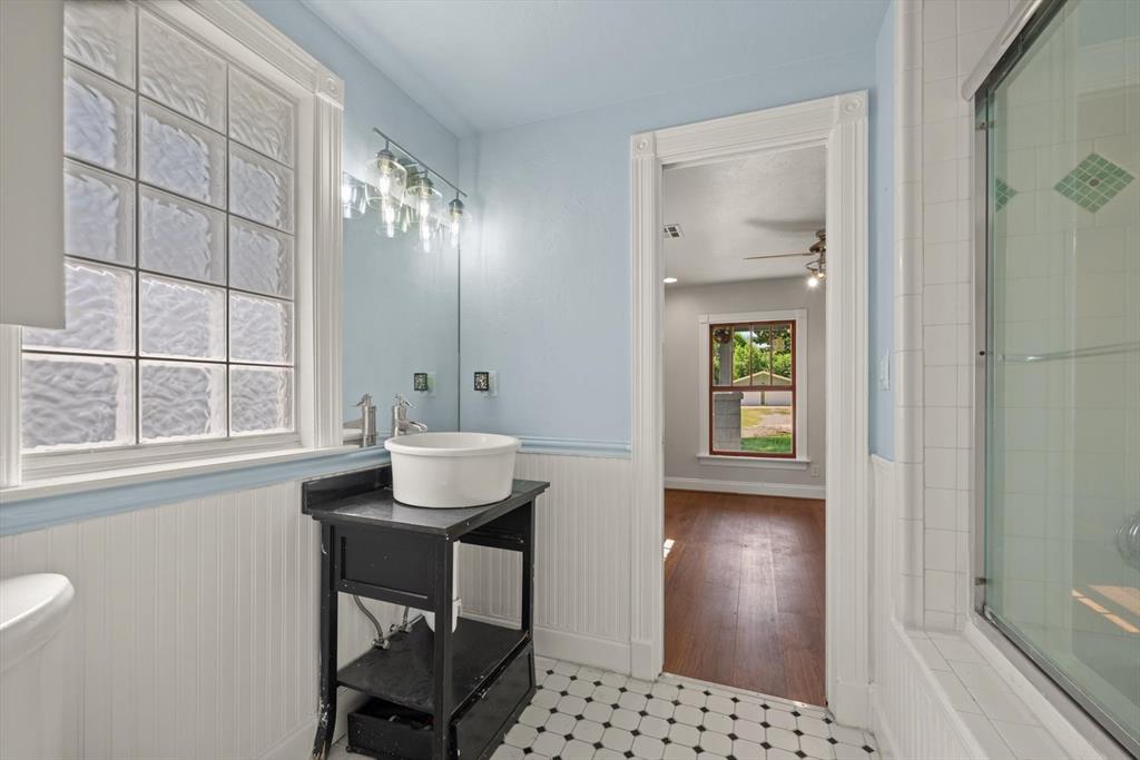 1712 W Mansur Avenue