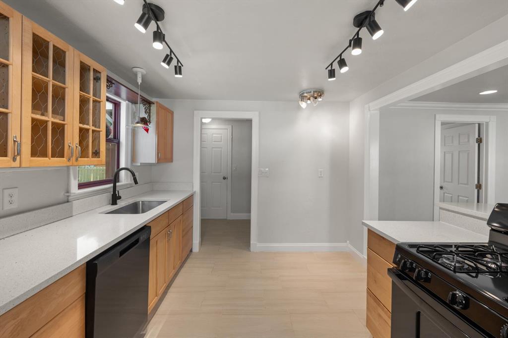 1712 W Mansur Avenue