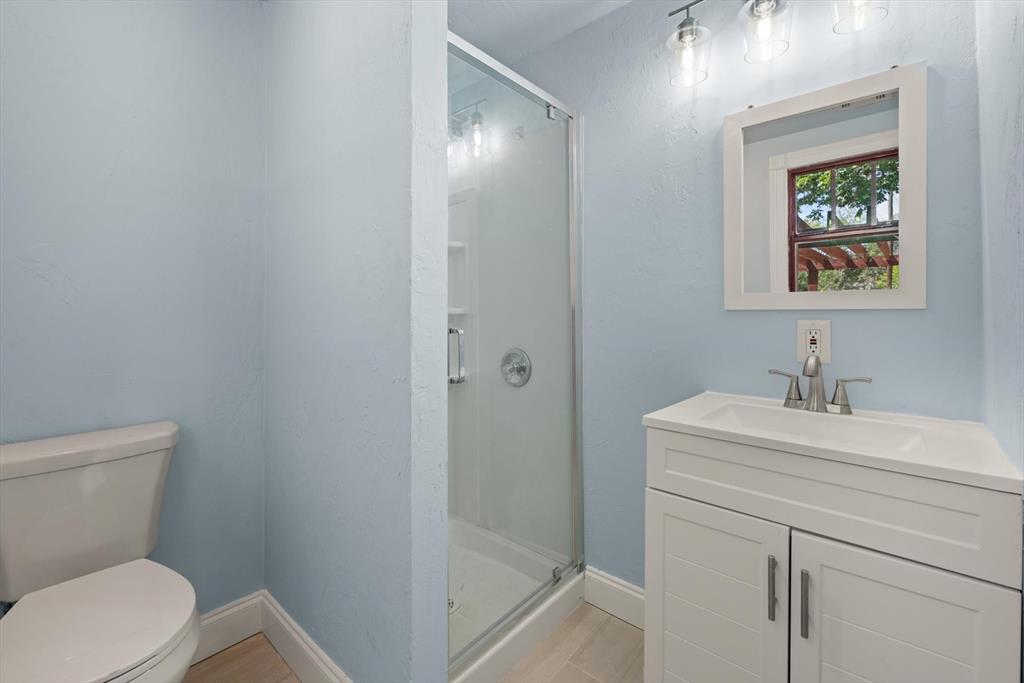 1712 W Mansur Avenue