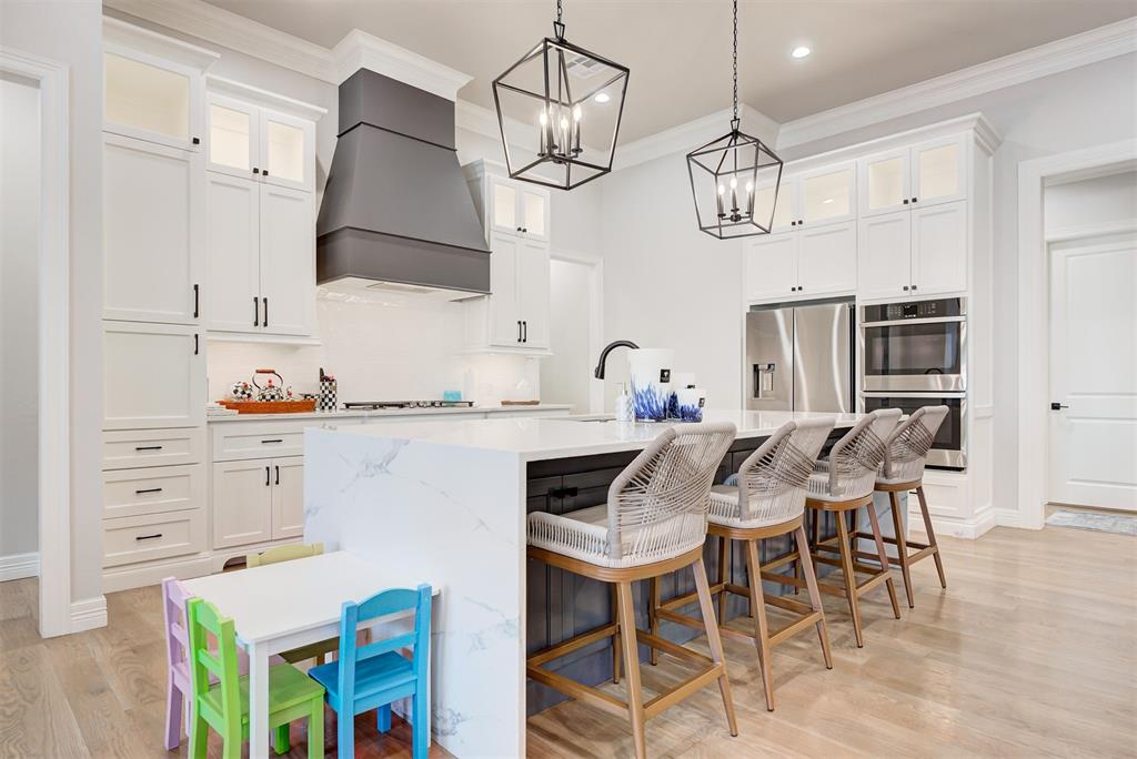 2925 Wood Thrush Way