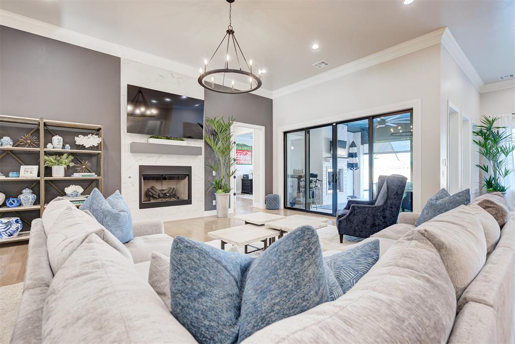 2925 Wood Thrush Way