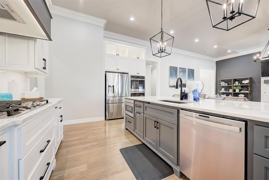 2925 Wood Thrush Way