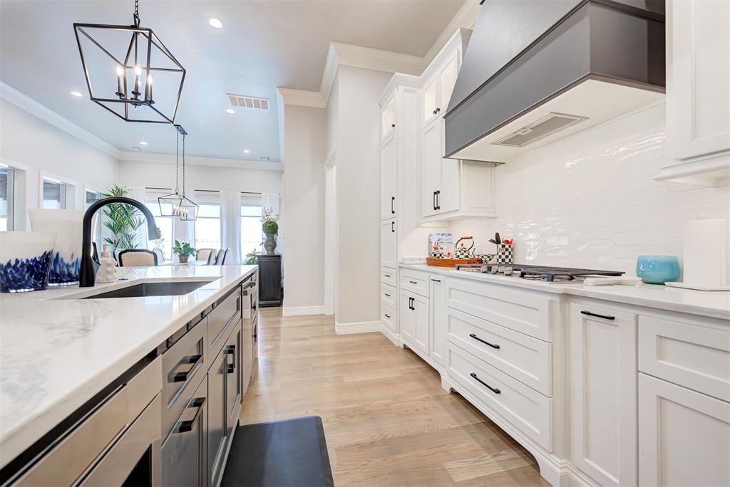 2925 Wood Thrush Way