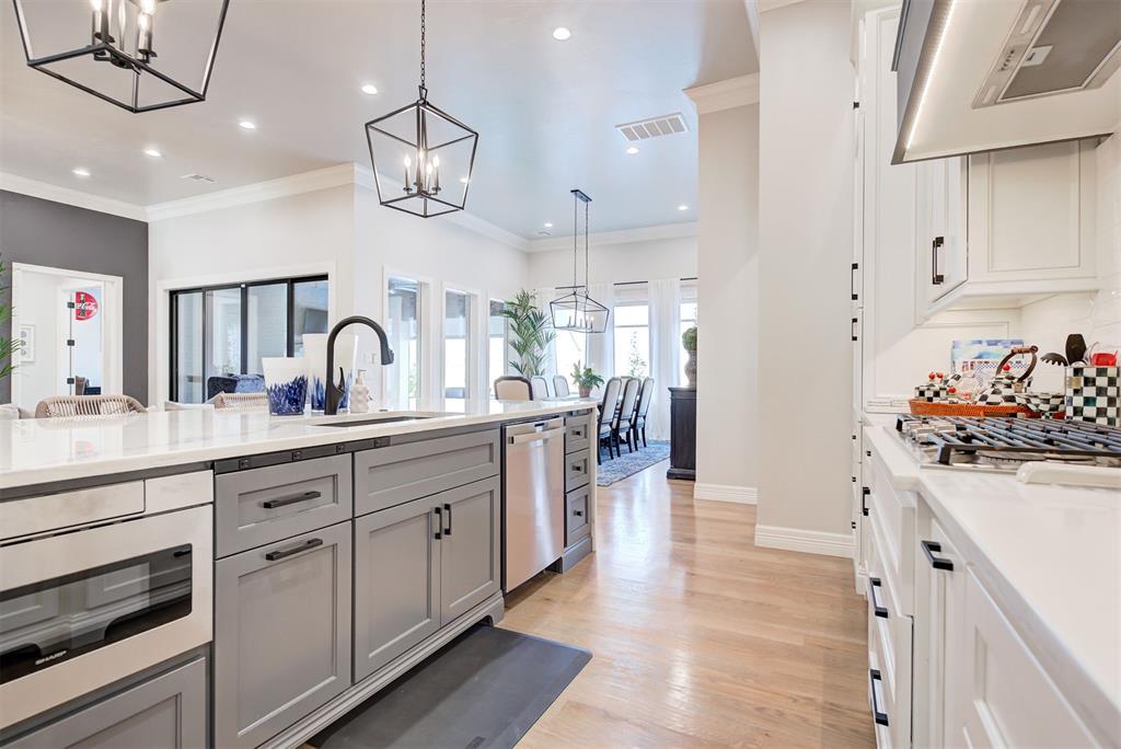 2925 Wood Thrush Way