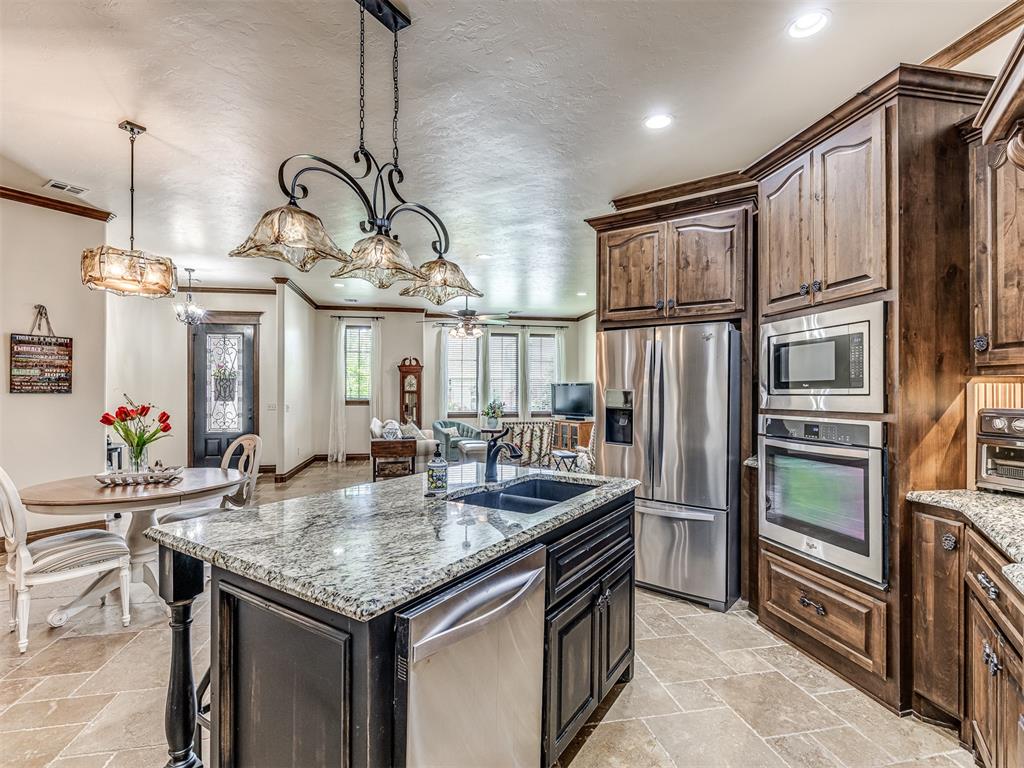 1049 Villas Creek Drive