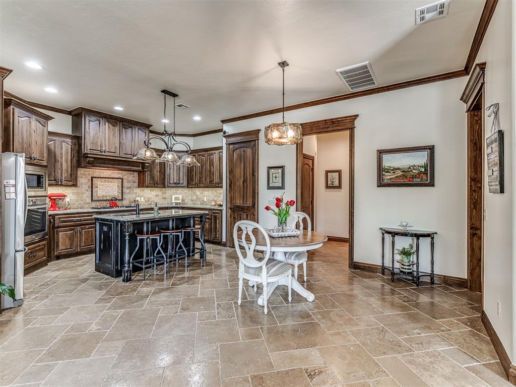 1049 Villas Creek Drive