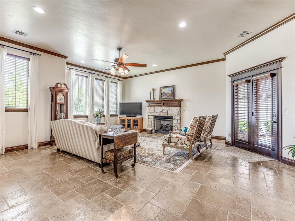 1049 Villas Creek Drive