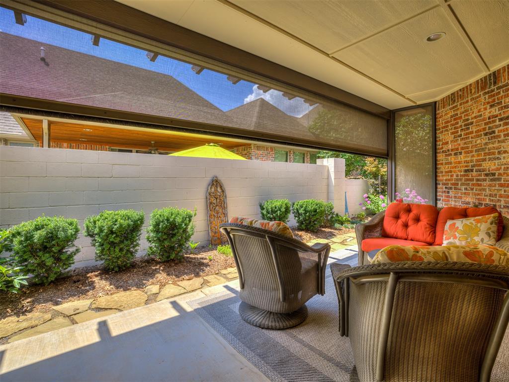 1049 Villas Creek Drive