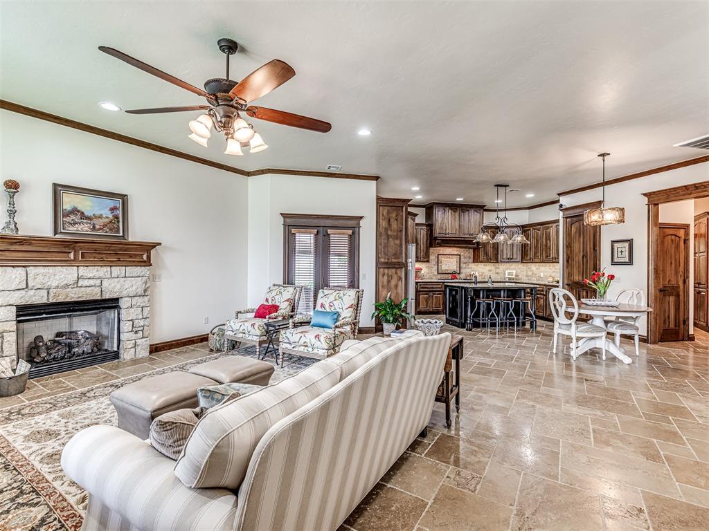 1049 Villas Creek Drive