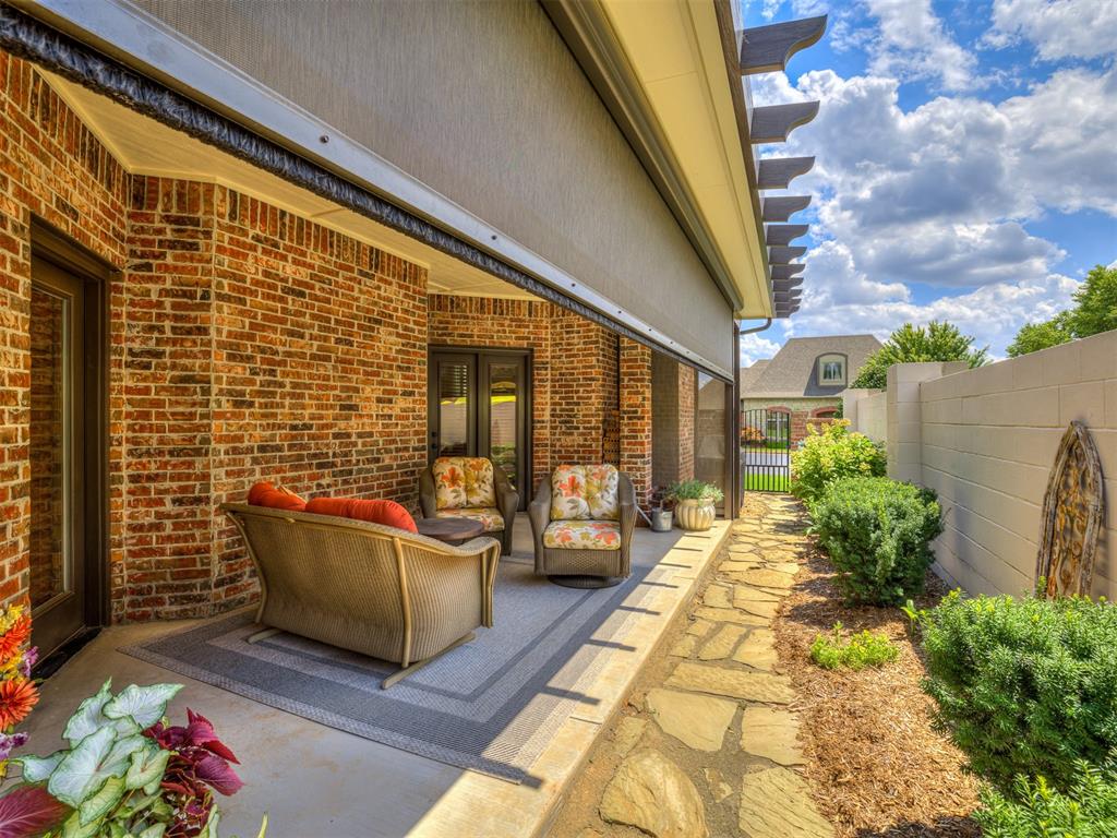 1049 Villas Creek Drive