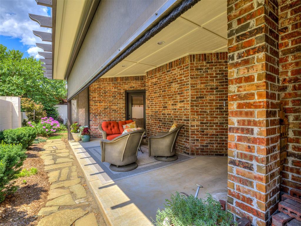 1049 Villas Creek Drive