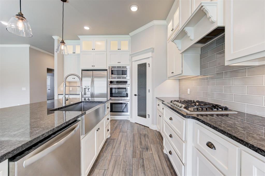 3140 Hunter Crest Drive