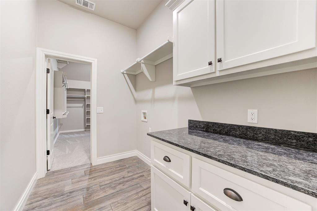 3140 Hunter Crest Drive